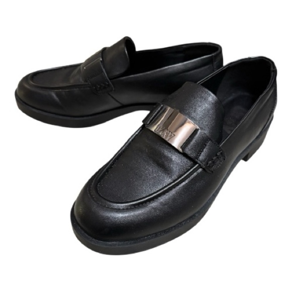 DKNY Issa Metal Logo Loafers Black Vegan Leather Slip-On Size 8 - Picture 2 of 6